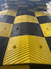 Gờ giảm tốc cao su