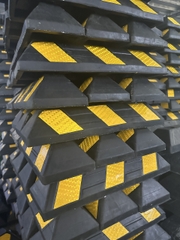 Chặn Lùi Cao Su KT: 500x150x100mm