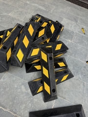 Chặn Lùi Cao Su 550x150x100mm