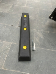 chặn lùi cao su 750x150x120mm