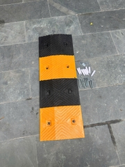 Gờ Giảm Tốc Cao Su Nhựa