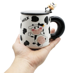 Ly Sứ Bò Sữa Có Nắp Kèm Thìa