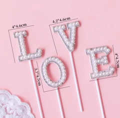 Chữ Love đính đá