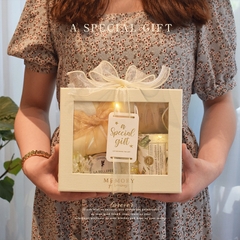 Hộp quà hoa tulip và hoa mẫu đơn món quà dễ thương cho các bạn