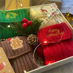 Set 4 Tất len ấm áp, xinh xắn làm quà Noel tặng người yêu, tặng bạn bè