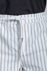 Quần Short Nam Khaki Trên Gối