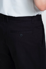 Quần Short Nam Khaki Trên Gối