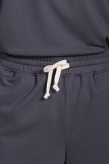 Quần Short Nam Khaki Trên Gối