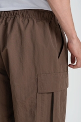 Quần Short Nam Khaki Trên Gối