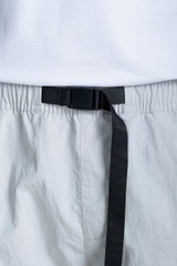 Quần Short Nam Khaki Trên Gối