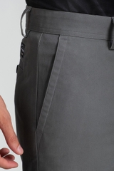 Quần Short Nam Khaki Trên Gối