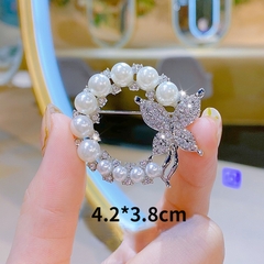 Ghim Cài Áo Hình Bướm Đính Ngọc Trai Nhân Tạo 115
