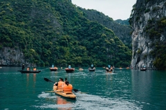 DU THUYỀN TRONG NGÀY AMBASSADOR DAY CRUISE - DU THUYỀN THƯỢNG HẠNG  6 SAO