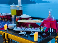 DU THUYỀN VERA CRUISE - THAM QUAN VỊNH HẠ LONG TRONG NGÀY