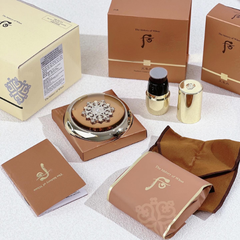 SET The History Of Whoo Radiant Essence Cushion 21 + Cọ – Phấn Nước Dưỡng Da Cao Cấp Cho Lớp Nền Căng Bóng Hoàn Hảo