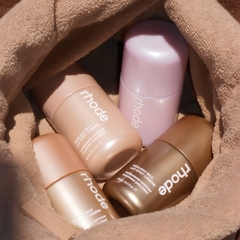 Rhode Highlight Milk Multipurpose Luminizer #01 Pearly Pink 65ml – Bắt Sáng Hồng Ngọc Trai, Tạo Hiệu Ứng Da Rạng Rỡ