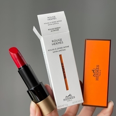 [Fullsize] Son Lì Rouge Hermès Matte Lipstick 3.5g #64 Rouge Casaque Sắc Đỏ Tươi Thuần Khiết