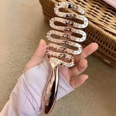 Lược Gỡ Rối Kérastase Rose Gold – Gỡ Rối Nhẹ Nhàng, Hạn Chế Kéo Rít Tóc