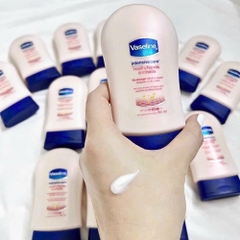 Kem Dưỡng Da Và Móng Tay Vaseline Intensive Care 85ml