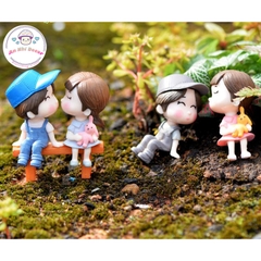 Mô Hình Cặp Đôi Ngồi Ghế (ZC-479) - Tiểu Cảnh Trang Trí Chậu Sen đá, Hồ Cá, Bonsai, Terrarium