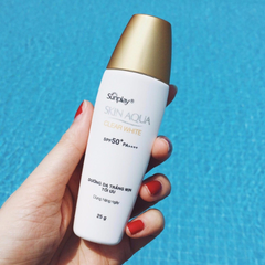 Sữa Chống Nắng Sunplay Skin Aqua Dưỡng Da Sáng Mịn 55g Clear White SPF50+ PA++++