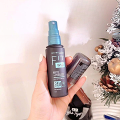 Xịt Khóa Nền, Cố Định Trang Điểm Kiềm Dầu, Mịn Lì Maybelline Fit Me Matte Poreless Setting Spray 60ml
