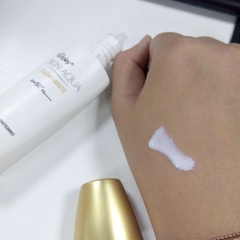 Sữa Chống Nắng Sunplay Skin Aqua Dưỡng Da Sáng Mịn 55g Clear White SPF50+ PA++++