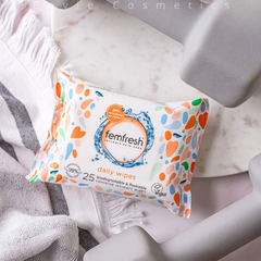 Khăn ướt vệ sinh vùng kín cao cấp cho da nhạy cảm Femfresh  25 tờ