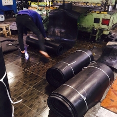 Tấm Cao Su Chịu Dầu