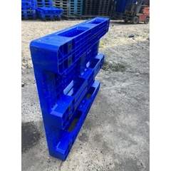 pallet xe nâng 1 mặt có lõi thép (1200×1000×150mm)