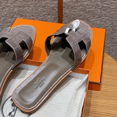 JD-1980 Alligator Slide Sandals in Etoupe Grey