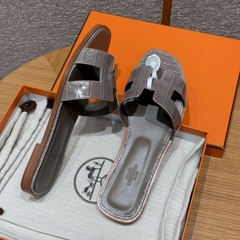 JD-1980 Alligator Slide Sandals in Etoupe Grey