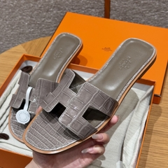 JD-1980 Alligator Slide Sandals in Etoupe Grey