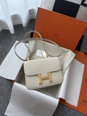 Constance 23cm New Style Mirror, Epsom Skin, CC10 Craie Color, Gold Hardware