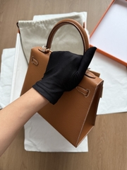 Kelly 25 - Gold - Epsom - PHW