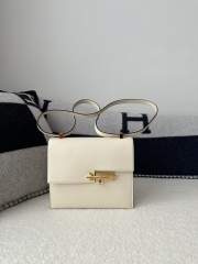 Verrou 21cm Chevre Goatskin Leather I2 Nata Cream White Gold Hardware