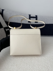 Verrou 21cm Chevre Goatskin Leather I2 Nata Cream White Gold Hardware