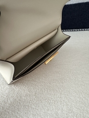 Verrou 21cm Chevre Goatskin Leather I2 Nata Cream White Gold Hardware