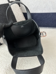 Picotin Lock II 18cm, In The Loop, Imported Clemence & Swift Leather, CK89 Noir Black with Silver Hardware.