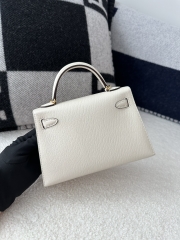 Kelly Mini II, Imported Chevre Goat Leather, I2 Nata Cream White with Gold Hardware.