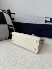 Kelly 25cm, Imported Epsom Grained Leather, CK10 Craie Milk White with Silver Hardware.