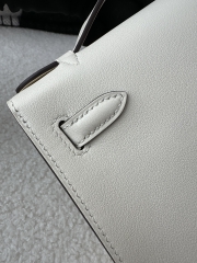 Kelly Pochette I 22cm, Imported Swift Calfskin, I2 Nata Cream White with Gold Hardware.