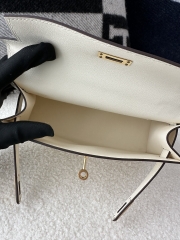 Kelly Pochette I 22cm, Imported Swift Calfskin, I2 Nata Cream White with Gold Hardware.