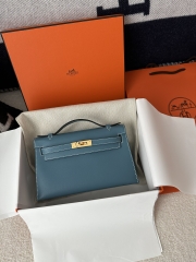 Kelly Pochette I 22cm, Imported Swift Calfskin, D2 New Bleu Jean with Gold Hardware.