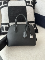 Bolide 25cm, Imported Epsom Grained Leather, CC89 Noir Black with Silver Hardware.