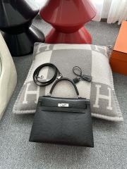 Kelly 25cm in Imported Lizard Skin, CK89 Noir (Black) with Silver Hardware.