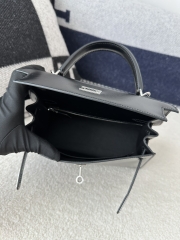 Kelly 25cm in Imported Box Calfskin, CK89 Noir Black with Silver Hardware