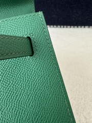 Kelly 25cm in imported Epsom grained leather, Z6 Malachite (peacock green) with gold hardware.