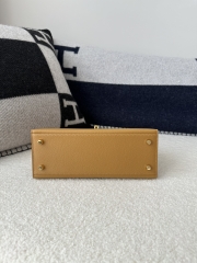 Kelly 25cm in Imported Epsom Grained Leather, 2S Sesame with Gold Hardware