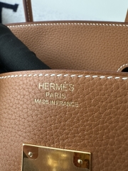 Birkin 35cm in imported Togo calfskin leather, CC37 Gold (classic brown) with gold hardware.